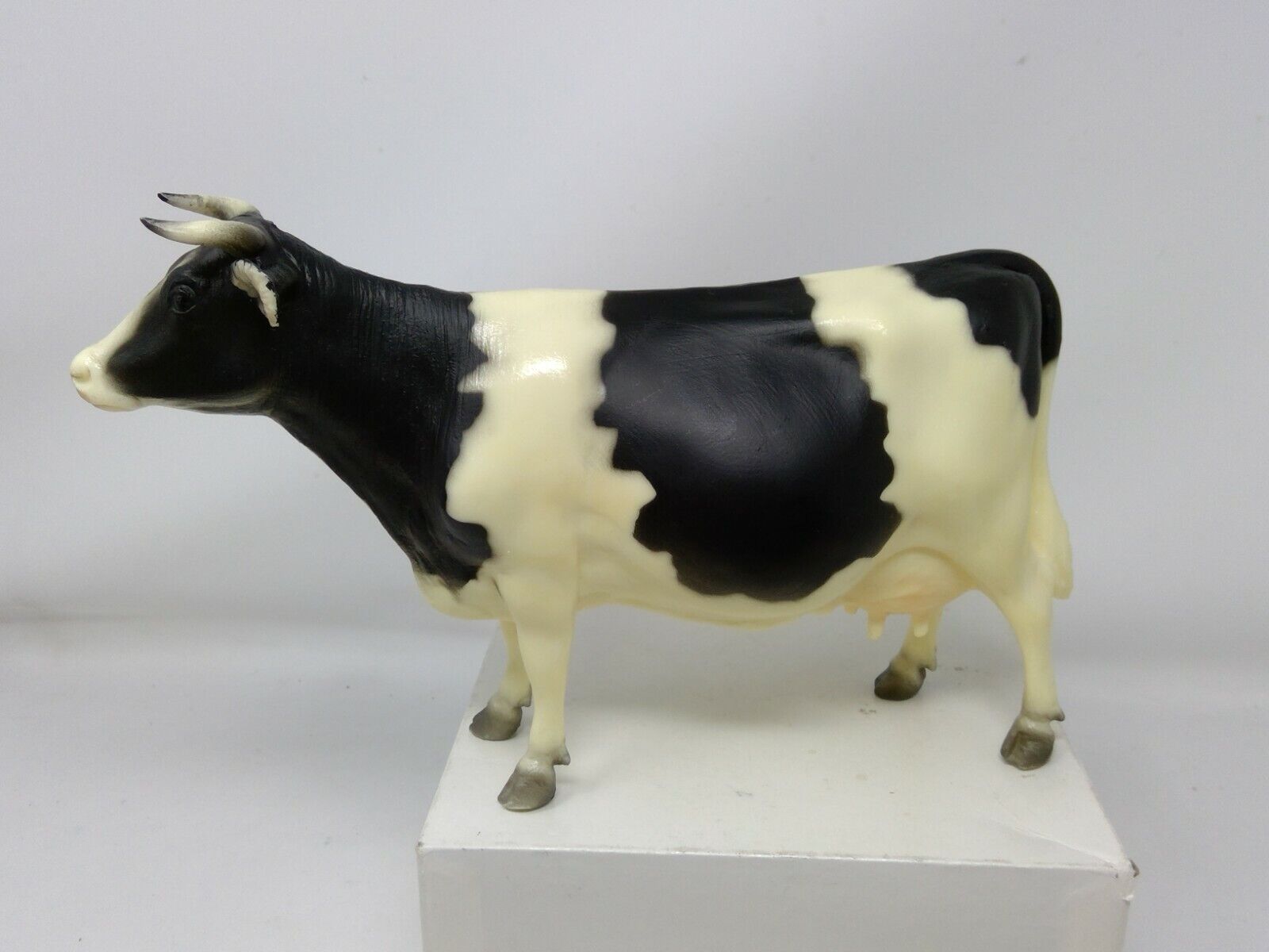 Breyer USA Black & White Holstein Cow #402