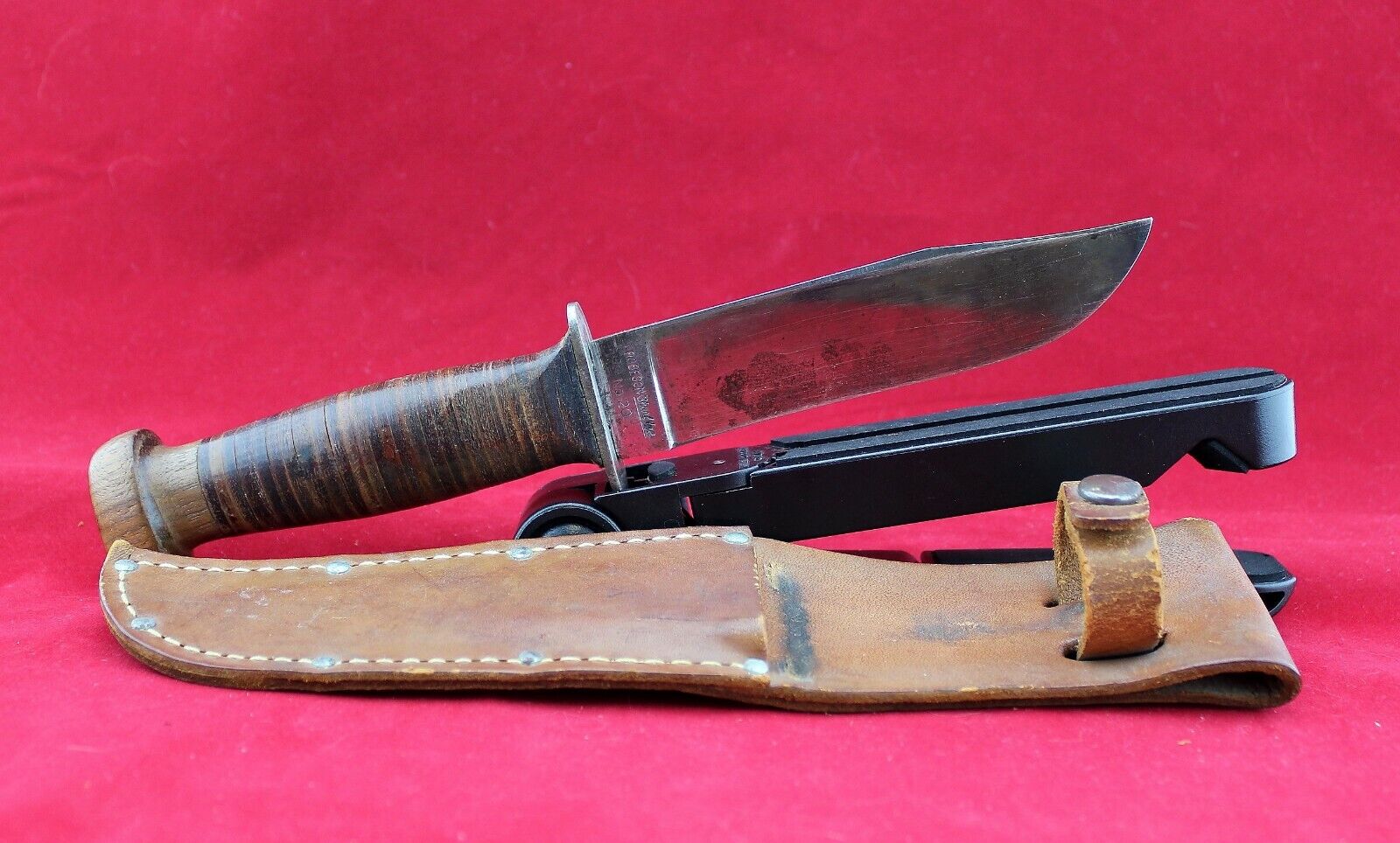  WWII USN Mark 1 Fighting Knife Robeson Shuredge No.20 w/ Orig Leather Sheath