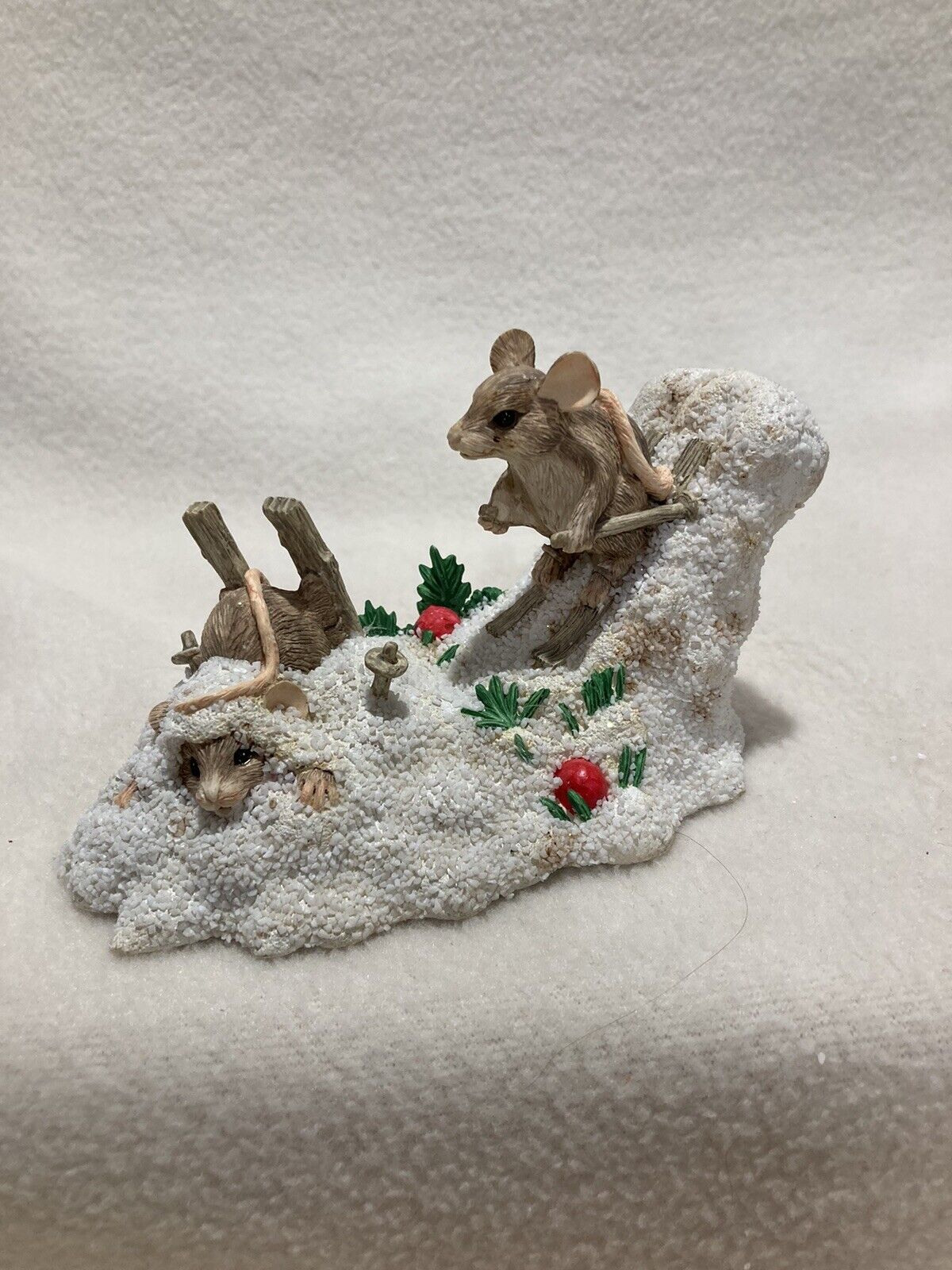 RETIRED Charming Tails Dean Griff  Hot Doggin’ Christmas Mice Skiing