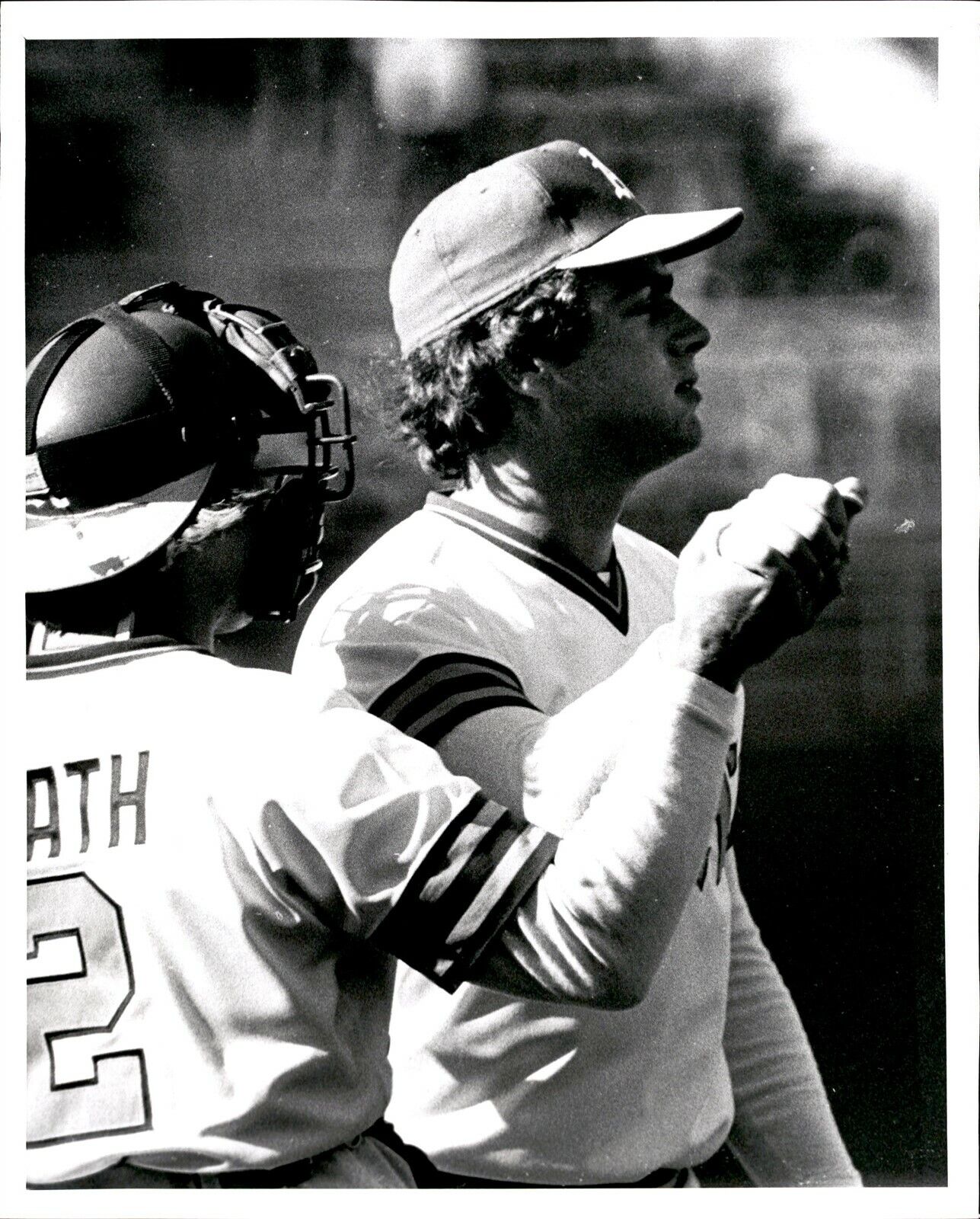 LG919 1981 Orig Russ Reed Photo MIKE HEATH CONGRATULATED JEFF JONES OAKLAND A'S