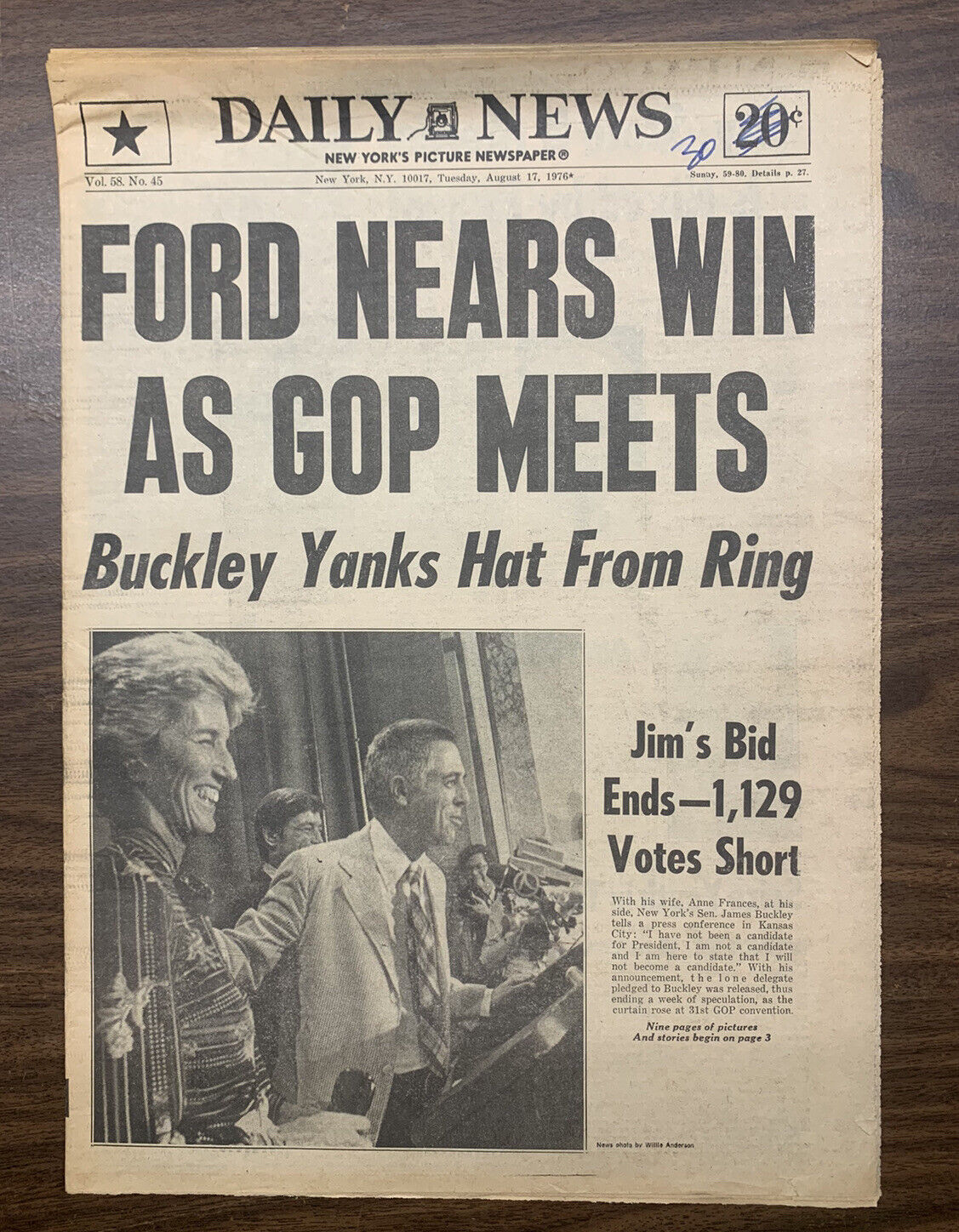 1976 August 17 Daily NEWS New York’s Picture Newspaper FORD Nears Win (MH135)