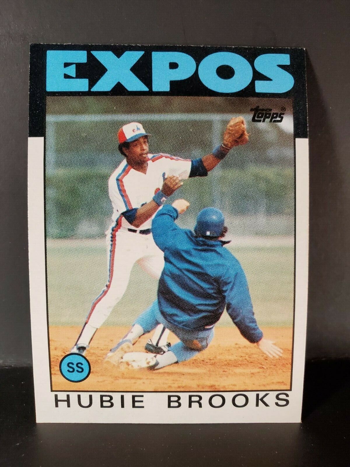 TOPPS 1986 HUBIE BROOKS #555  HIGH GRADE