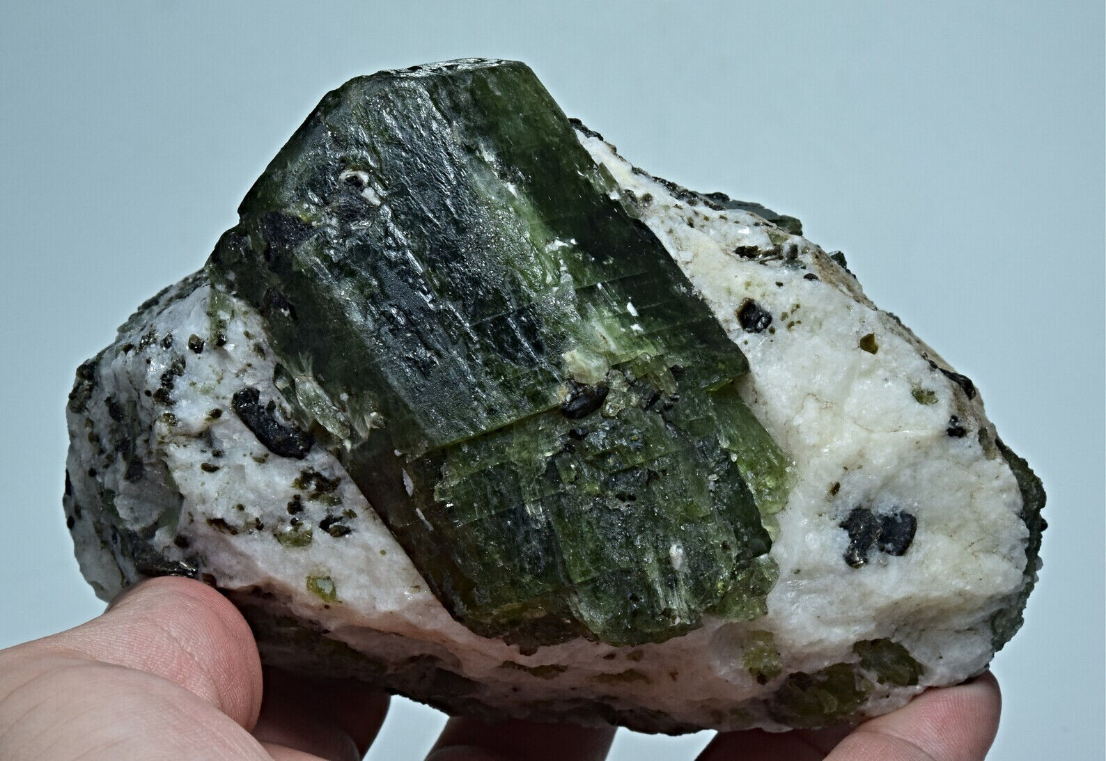 Beautiful Deep Green Big Terminated DIOPSIDE Crystal Speciimen 1023 Gram