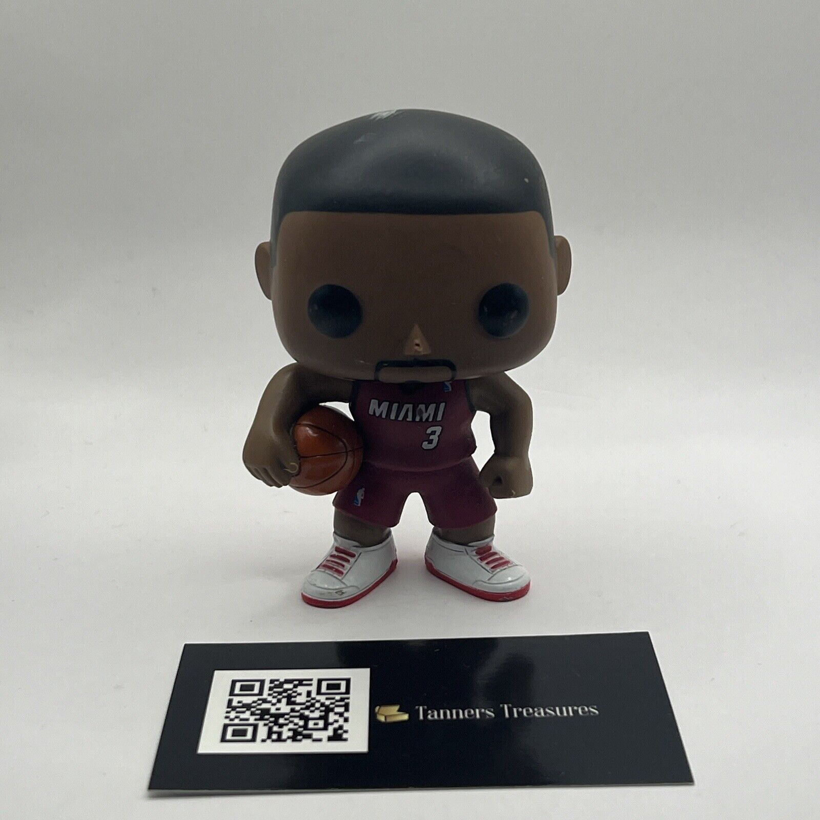 Funko Pop - NBA - #18 Dwayne Wade Miami Heat - Rare and Vaulted Loose OOB