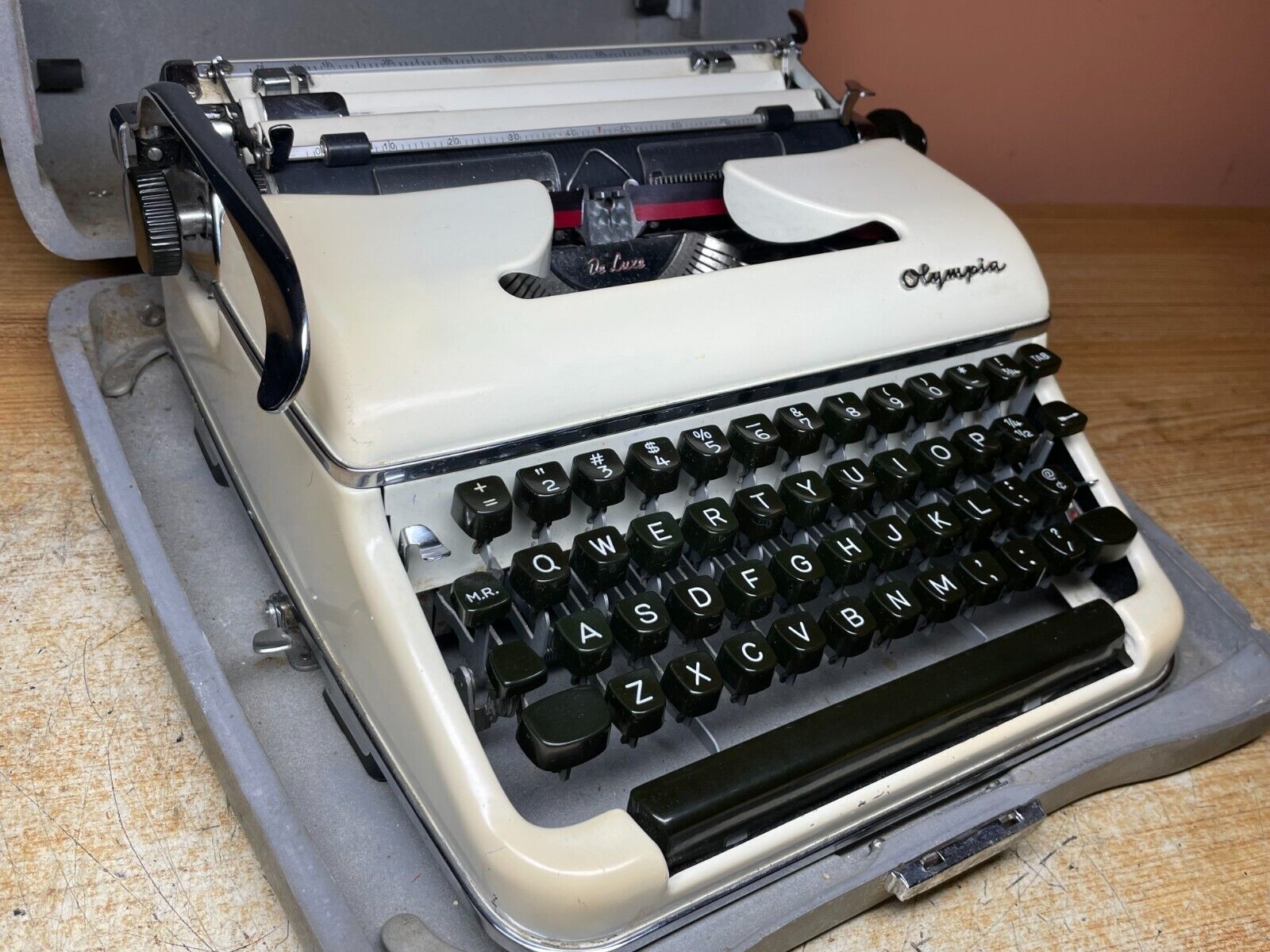 1956 Olympia SM3 Working Typewriter Glossy Off-White Green Keys Congress 11