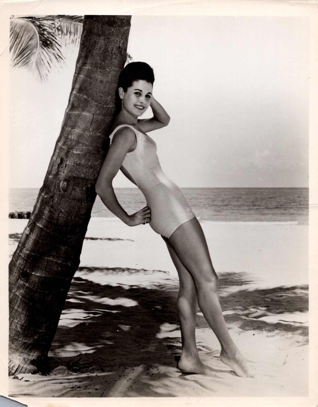 Unknow Actress (1950s) 🎬⭐ Original Vintage - Leggy Cheesecake Photo K 331