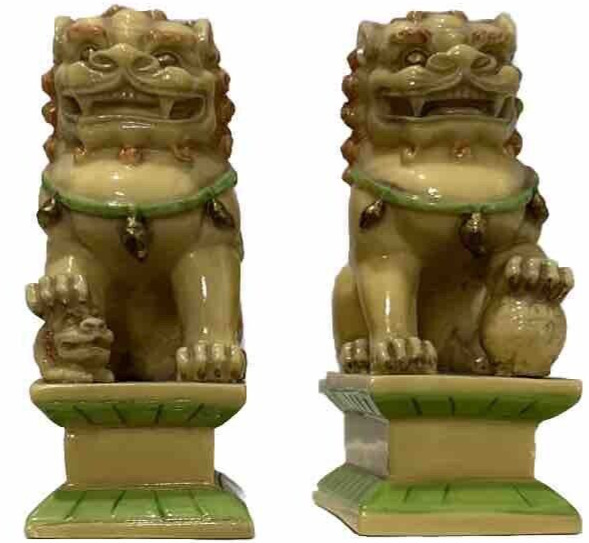 Chinese Imperial Palace Pair of Foo dogs