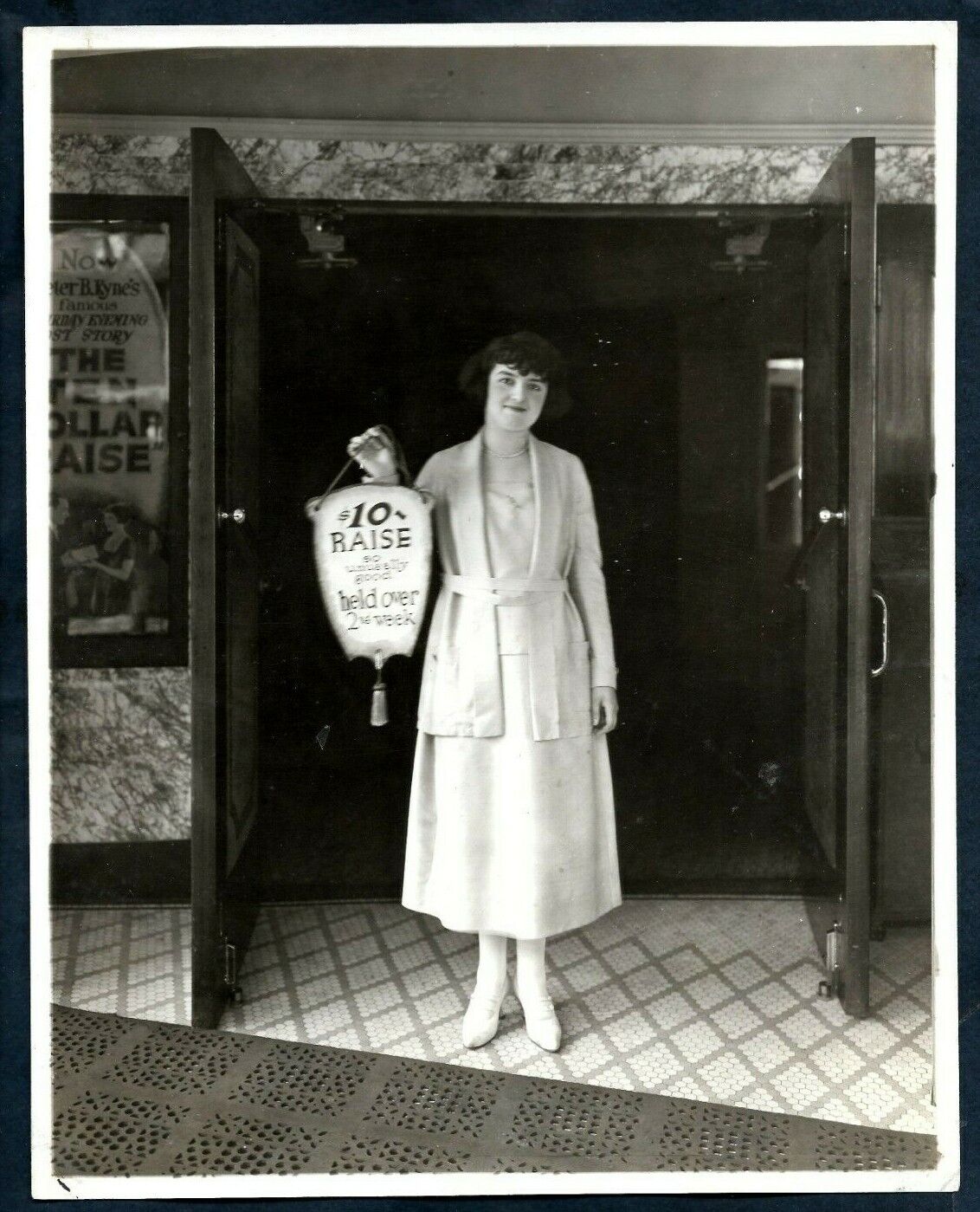 Play Entrance VICTORY Theater THE TEN DOLLAR RAISE PREMIERE 1920s Photo Y 205
