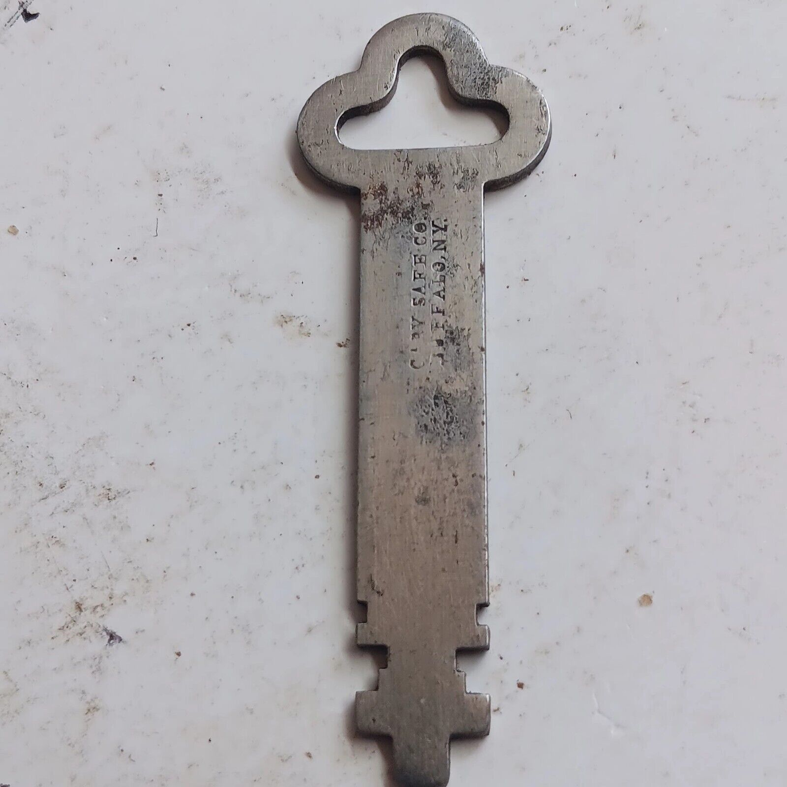 A Vintage Cary Safe Company Key #40 . A Very Nice Collectable Key