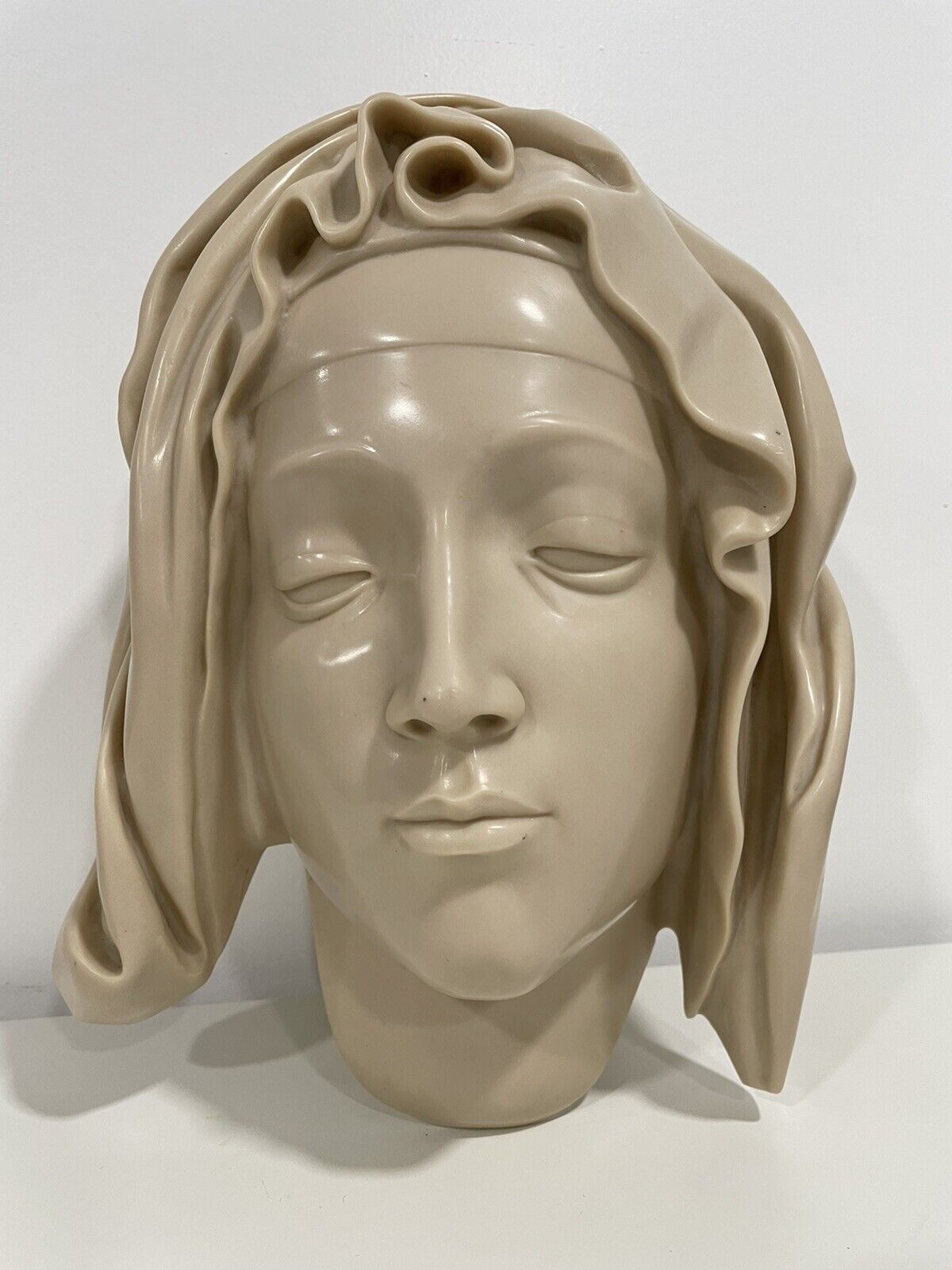  Metropolitan Museum .-Michaelangelo Pieta Head Of Virgin Mary 1982