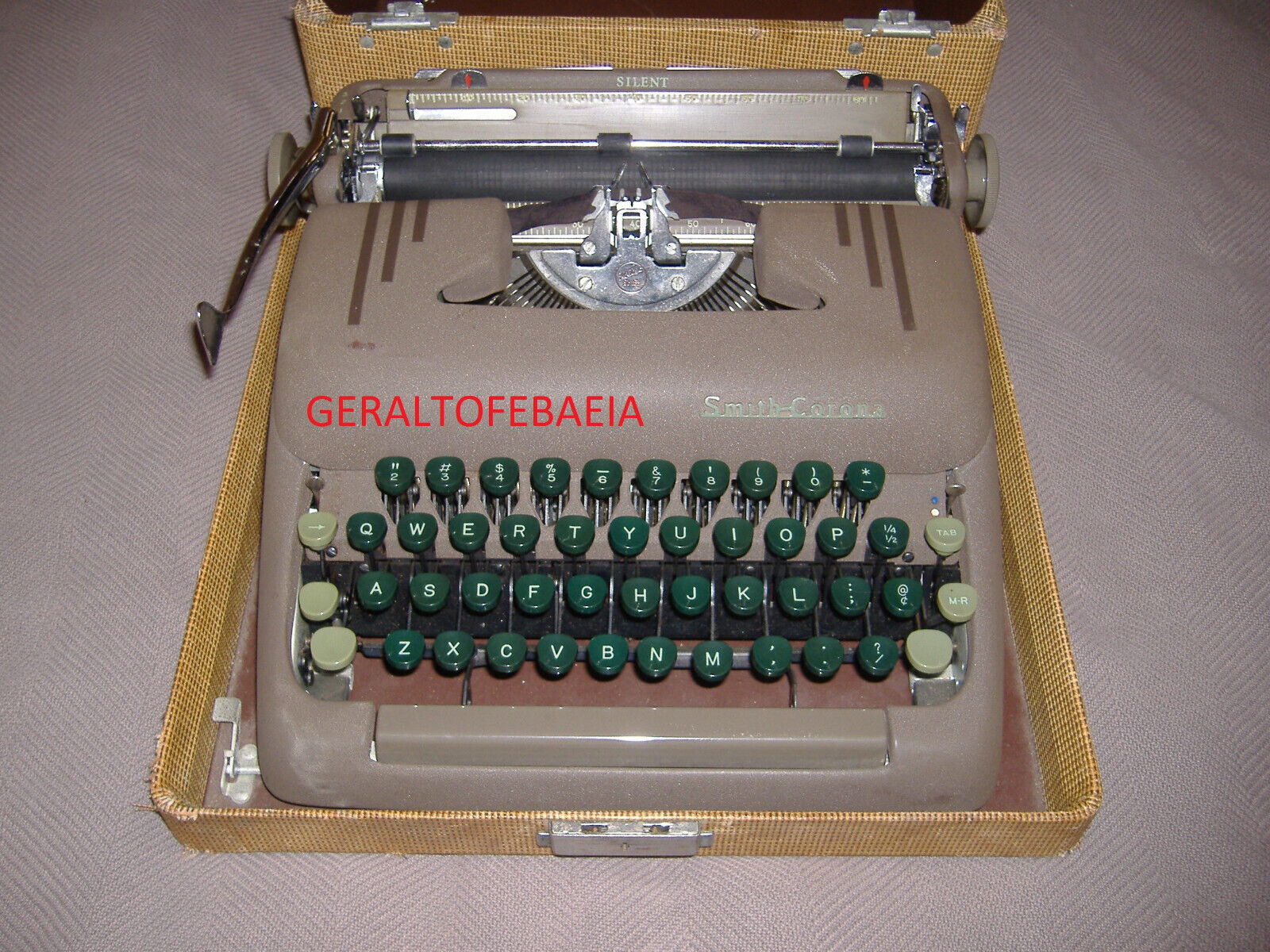 SMITH CORONA SILENT TYPEWRITER, TESTED WORKS GREAT, SEE VIDEO