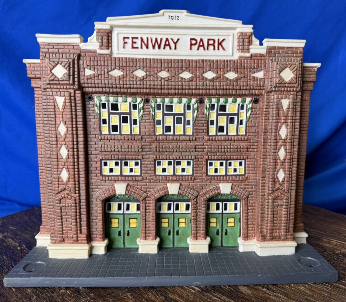 Dept 56 Christmas in the City FENWAY PARK, 58932, READ