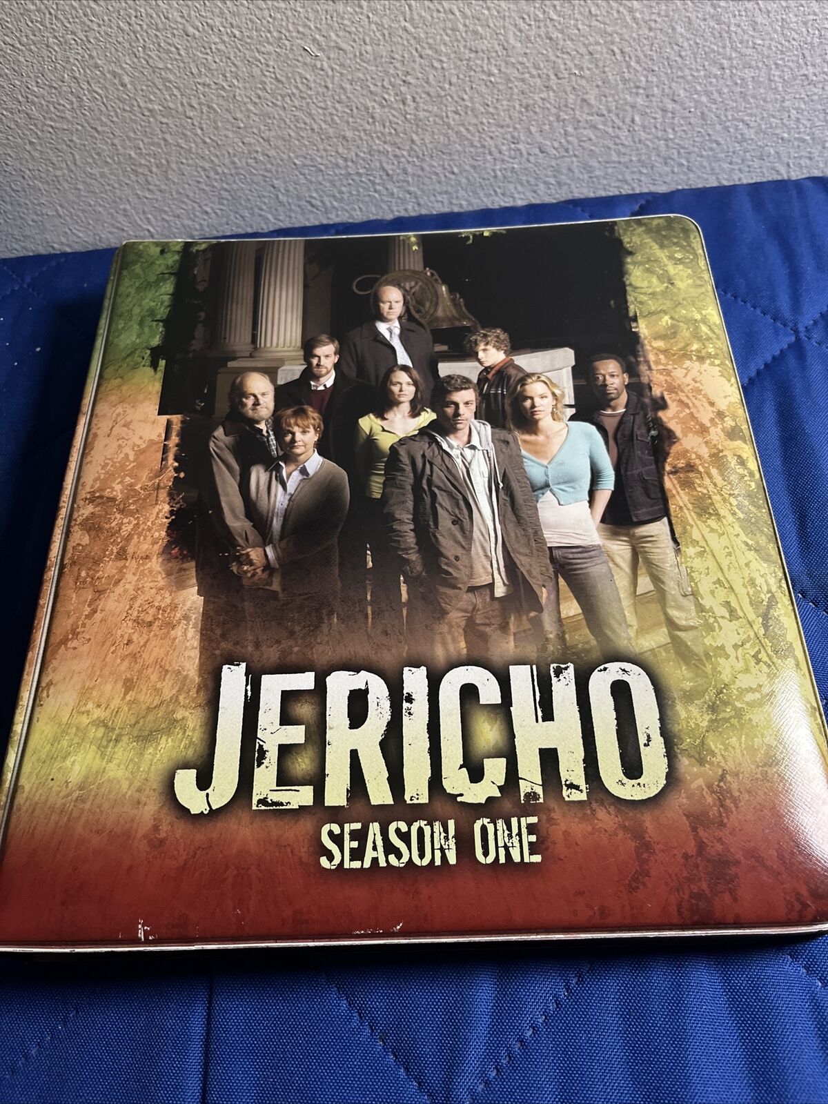 Jericho Season One Binder With Cards