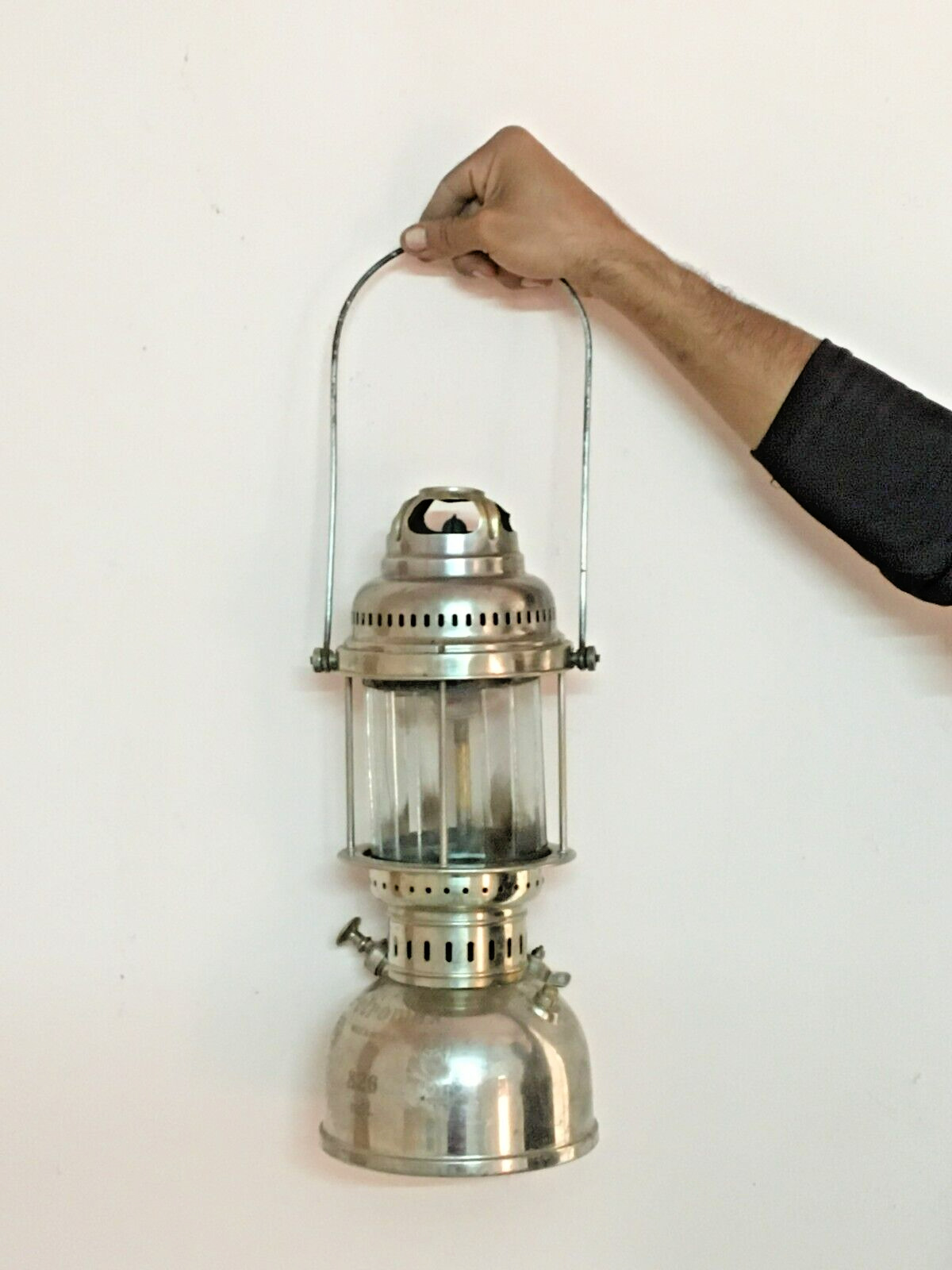VINTAGE OLD PETROMAX 826  KEROSENE LANTERN LAMP MADE IN GERMANY COLLECTIBLE