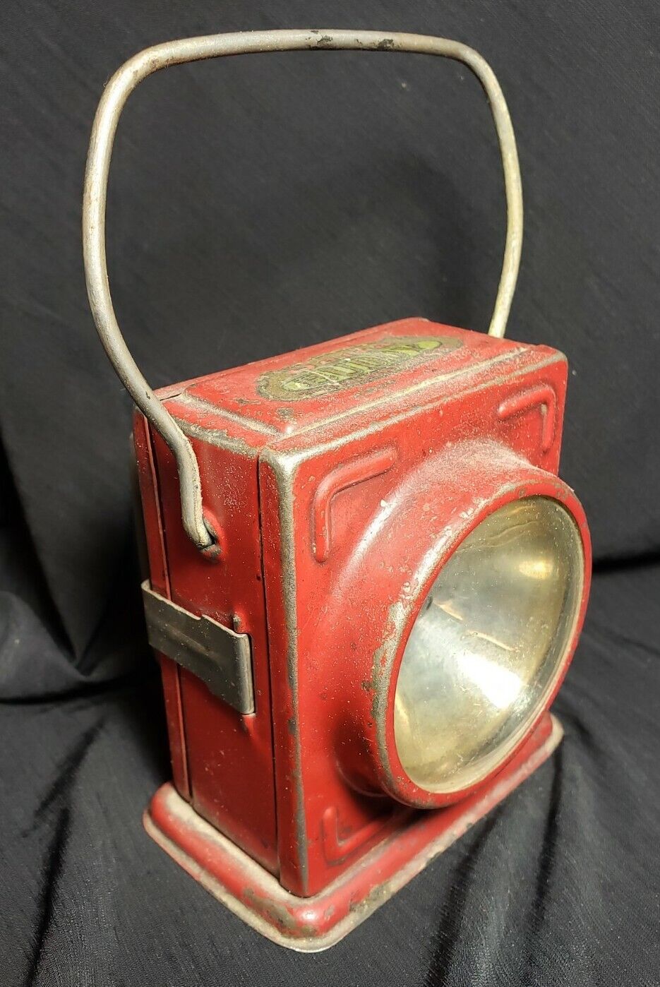 Antique Delta Buddy Box Lantern / Flashlight Metal Hand 1919 Pristine 