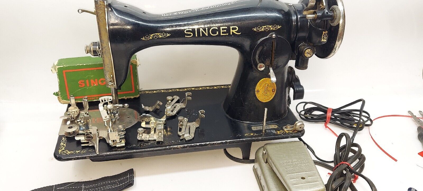 Singer  Heavy Duty Sewing Machine Leather Denim Upholstery Canvas SERVICED