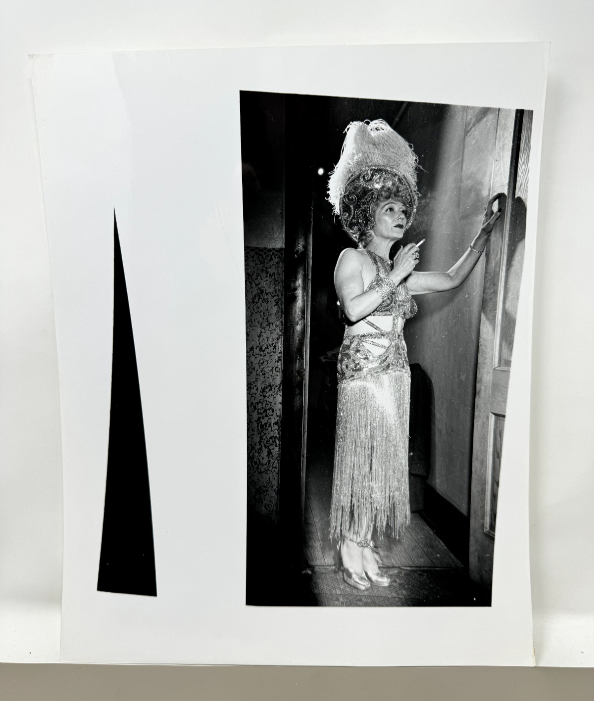 Original Oversized Press Photo: Vaudeville Actress Waiting in Theater 14x11