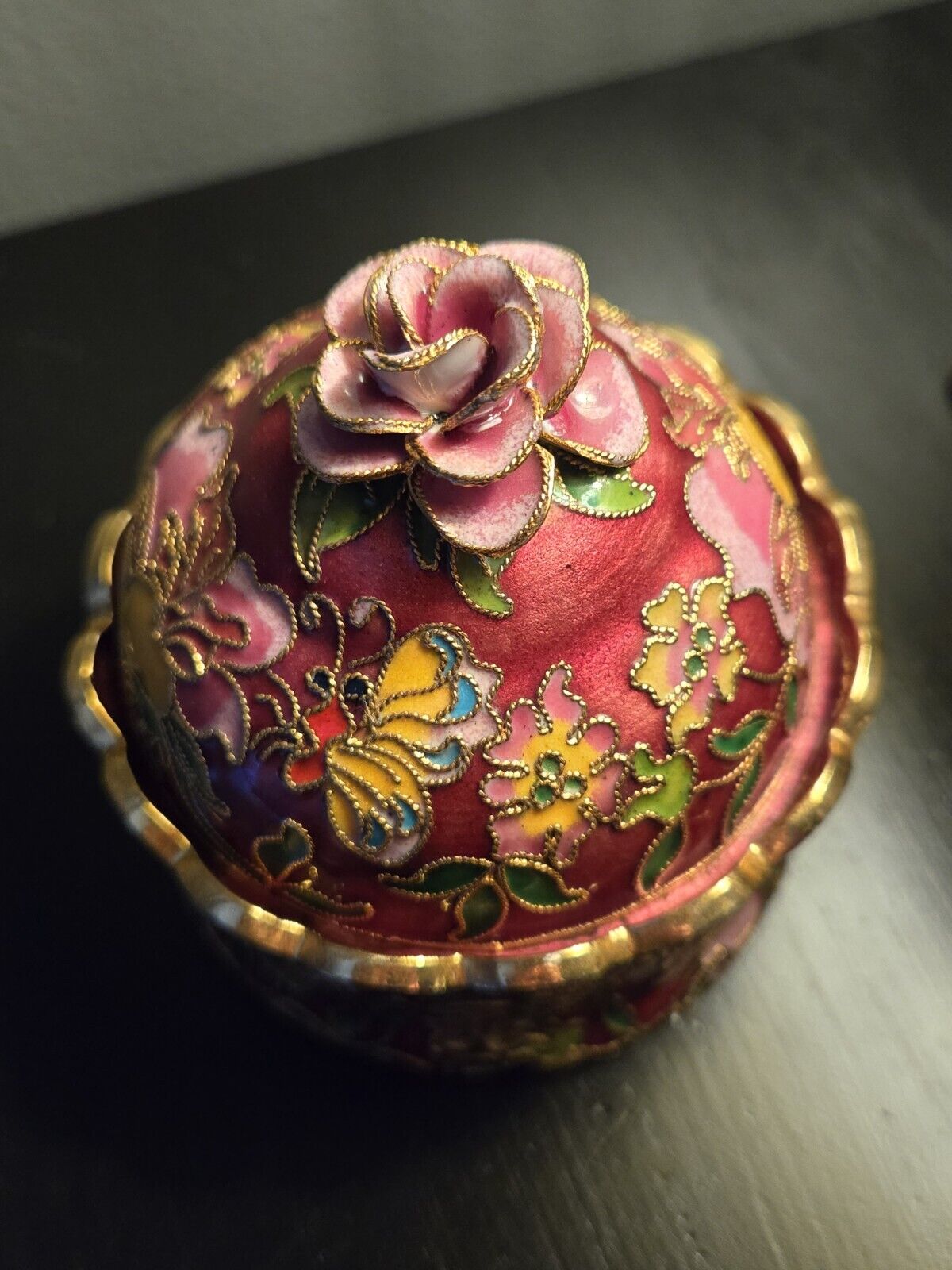 Gorgeous Vintage Enamel Cloisonelle Rose Trinket/Jewelry Box With Gold Trim