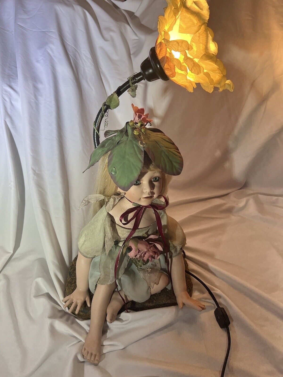 Duck House heirloom porcelain doll Flower Lamp Adjustable 13”From Base Up To 25