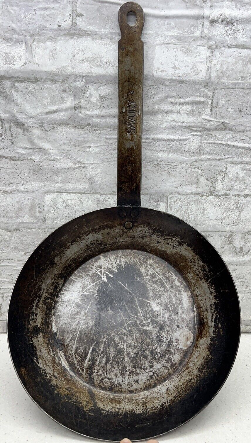 Antique Vintage #32 Savory Fry Pan 13” Metal Long Handle Cowboy Skillet Camp