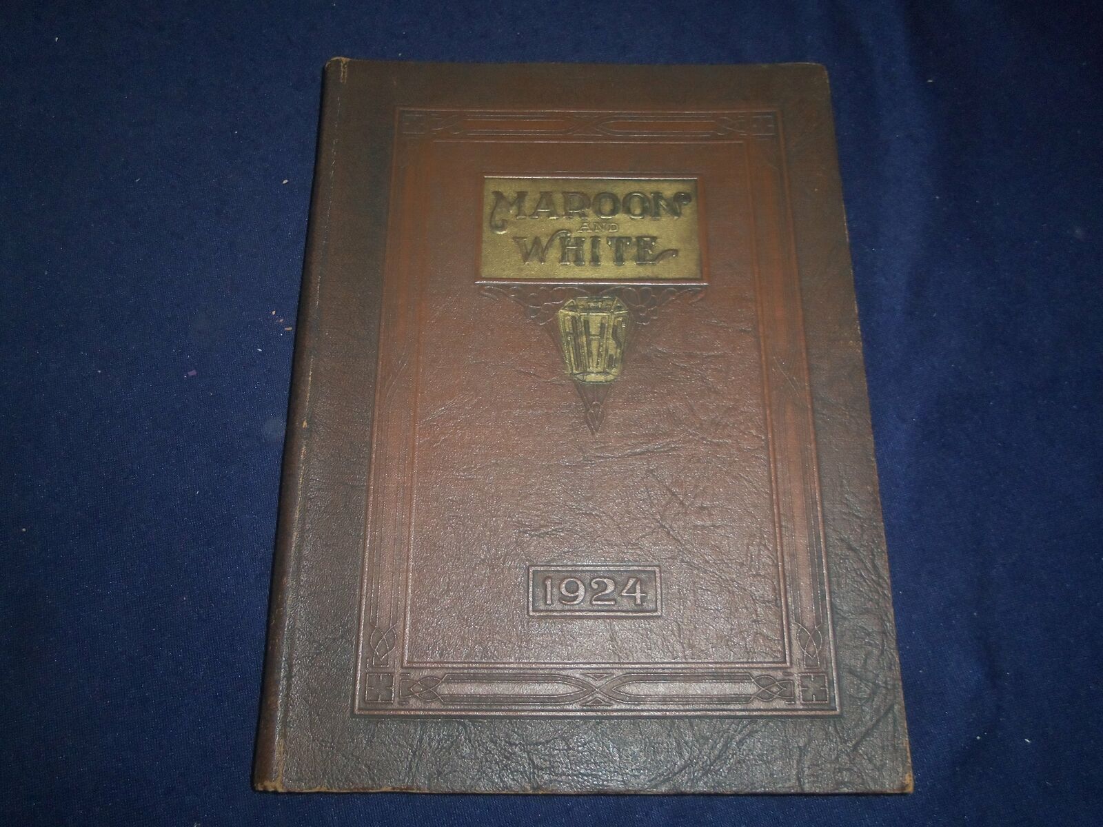 1924 THE MAROON AND WHITE AUSTIN HIGH SCHOOL YEARBOOK - CHICAGO, IL -YB 2377