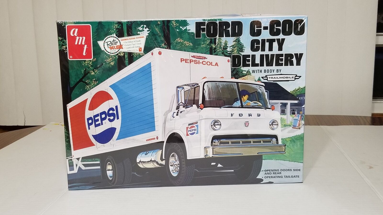 1:25 AMT Ford C-600 Pepsi City Delivery Truck Trailmobile Model Sealed Shelf N5