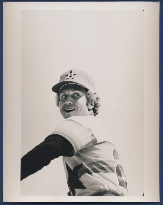 Don Sutton Astros 1981 unsigned 8x10 photo 114098