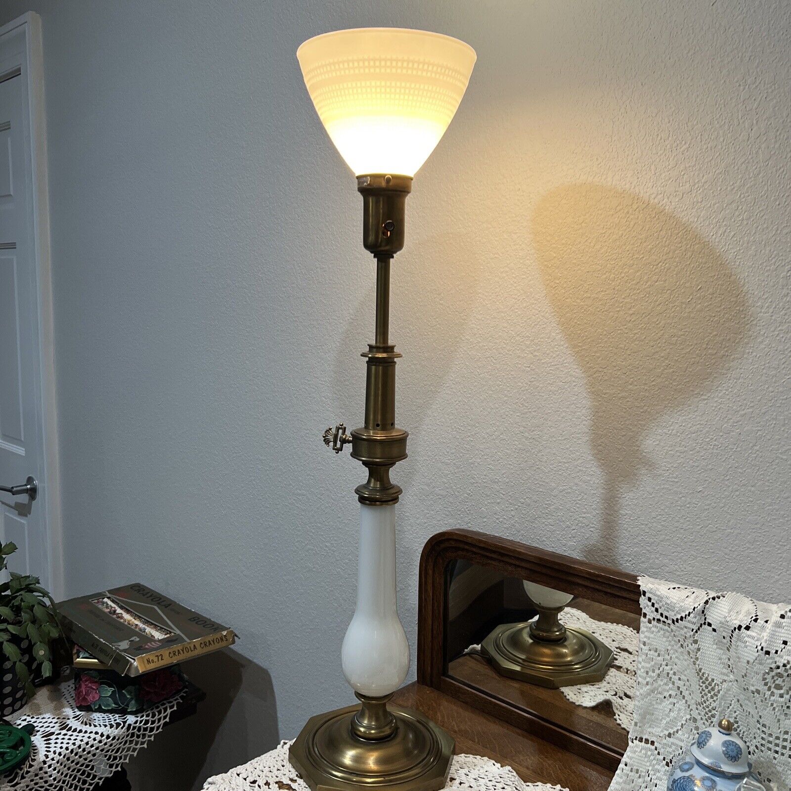 Vtg 33”TALL Stiffel Brass White Opaline Table Lamp Hollywood Regency w/Diffusors