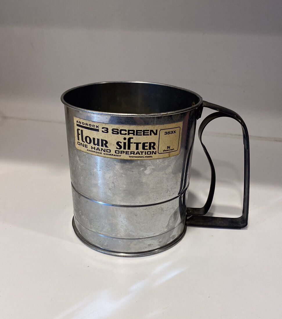 VINTAGE ANDROCK  SINGLE HAND 3 SCREEN  FLOUR SIFTER  40s-50s. LABEL  STILL ON.