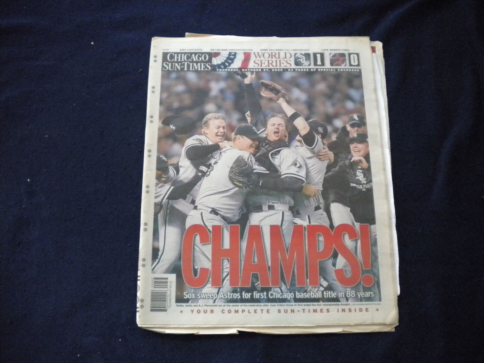 2005 OCTOBER 27 CHICAGO SUN-TIMES NEWSPAPER - CHICAGO WHITE SOX CHAMPS - NP 5954