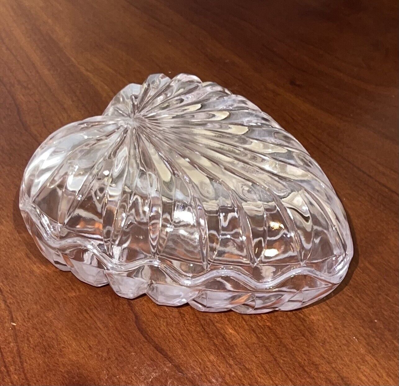 Vintage *LOVELY*ChungChung Heart-shape Trinket Box. Lead Crystal. Made In Taiwan