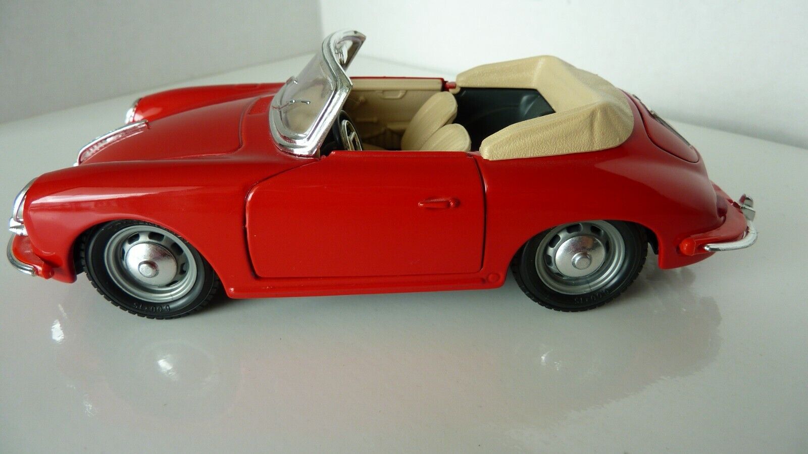 Highly Collectible Red Porsche -356 B  Convertible  1961 Model 1/24 Scale