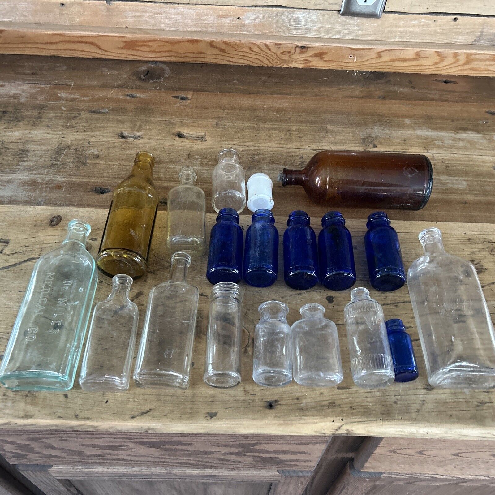 Lot of Vtg Apothecary Pharmacy Lab Medicine Jars Bottles (19 bottles)