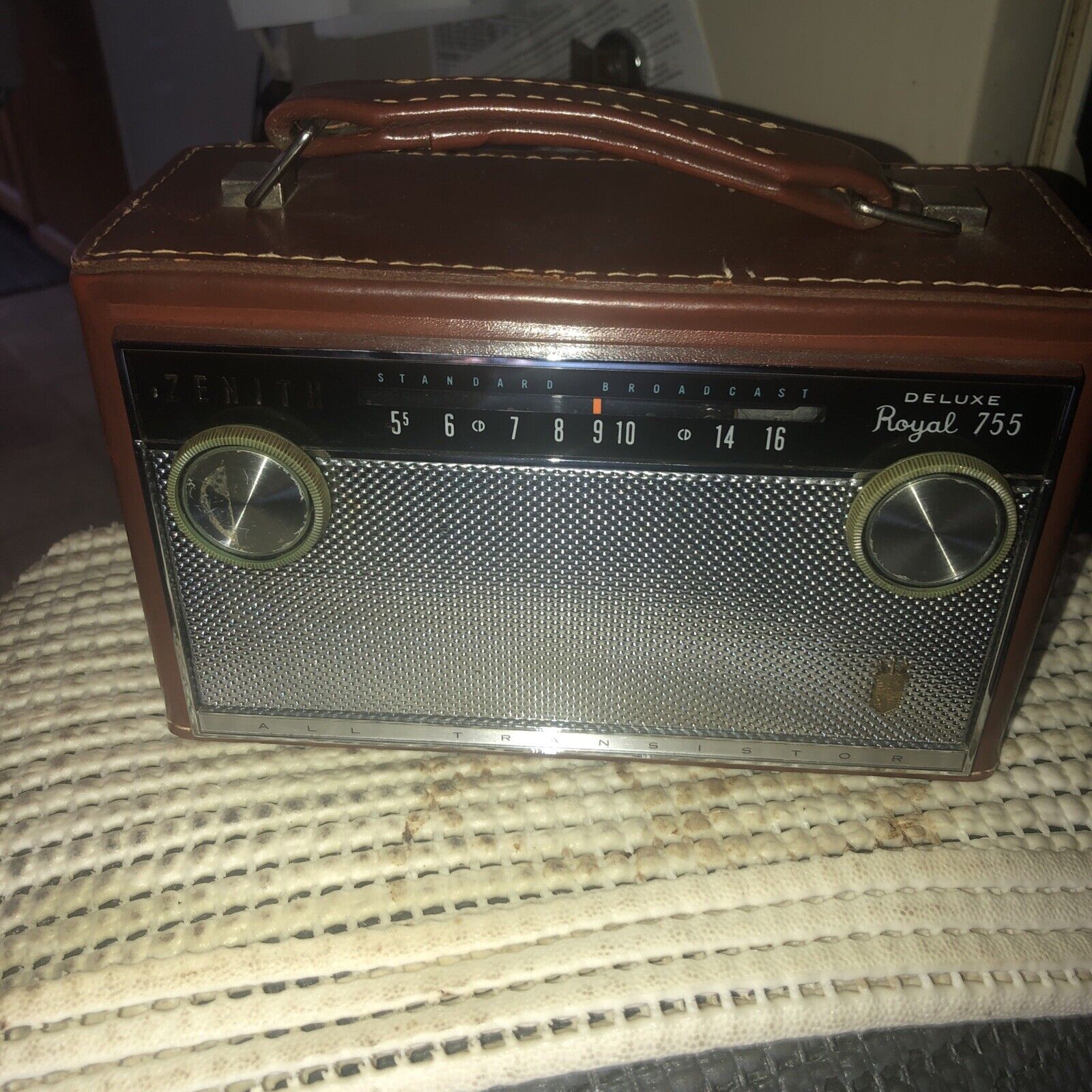 Vintage Zenith Deluxe Royal 755 AM Transistor Leather Radio Works Well Rare