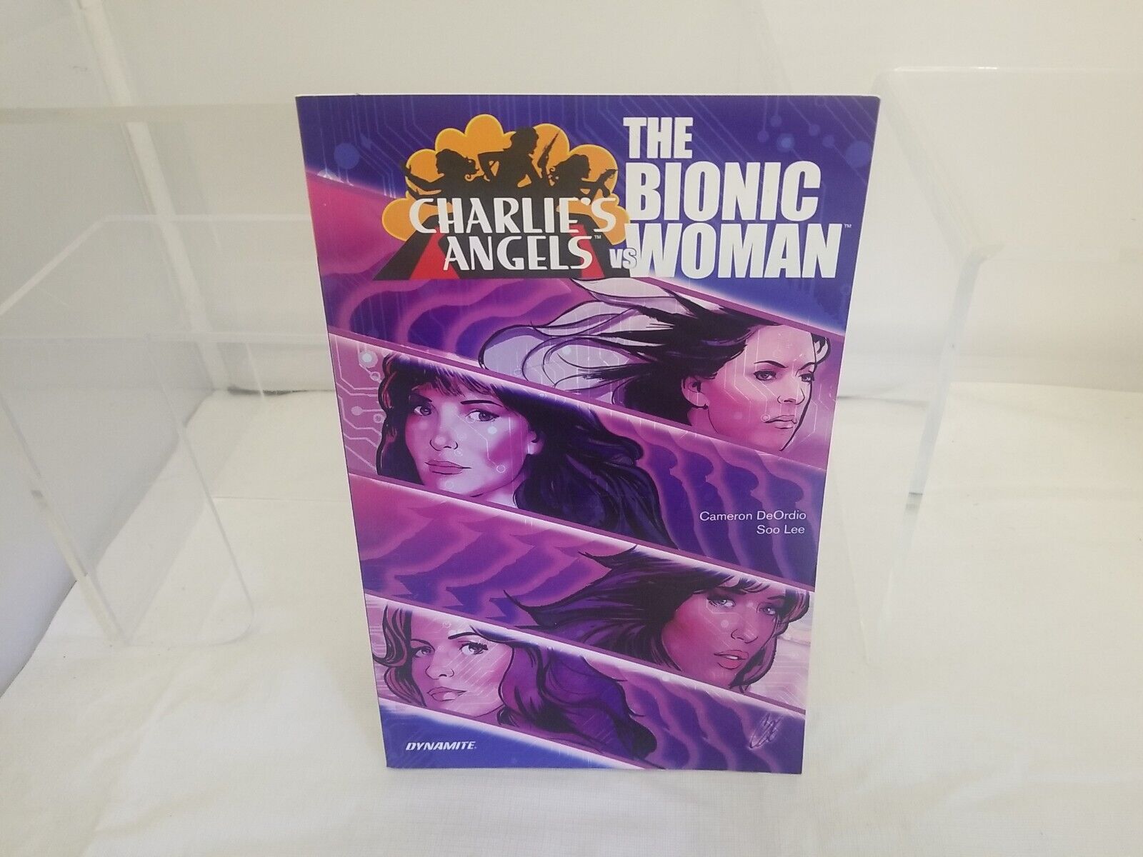 Charlies Angels vs Bionic Woman Dynamite Softcover Book NEW OTHER SEE PICTURES