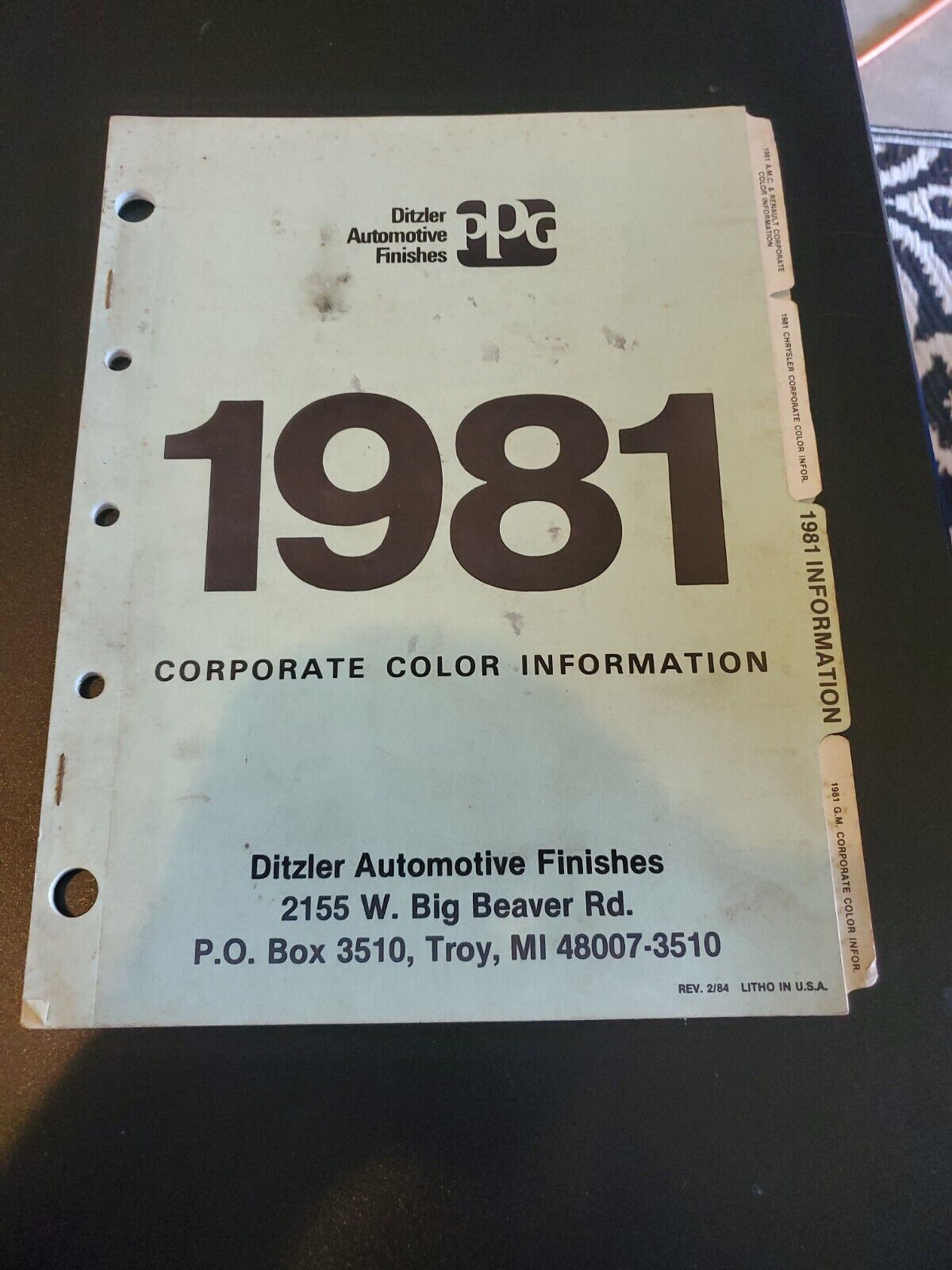 VTG Ditzler Automotive Production Color Book Paint Chips 1981 Cars 