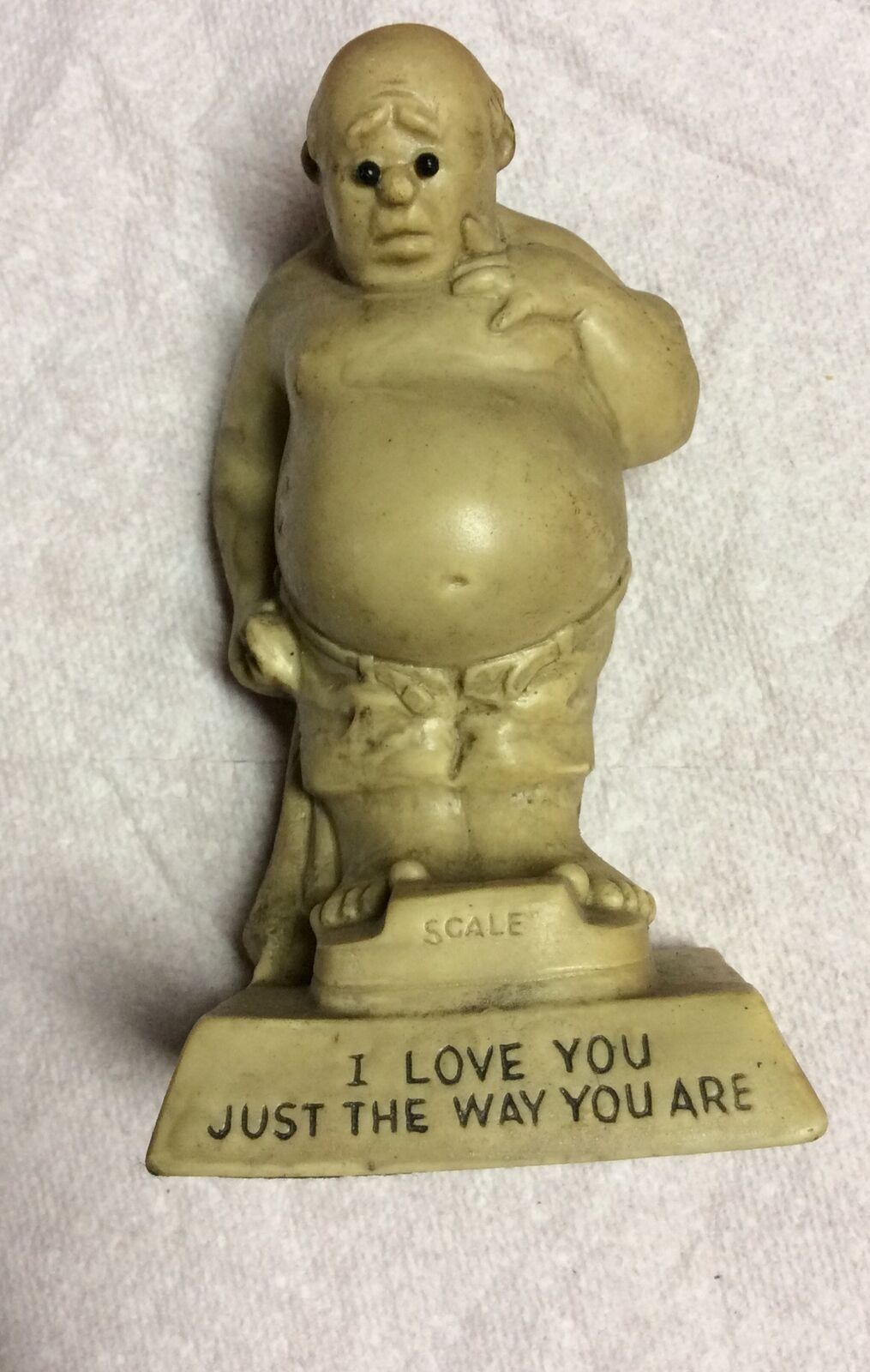 VTG R & W Berries Co. I love you just the way you are Man On Scale Figurine 1970