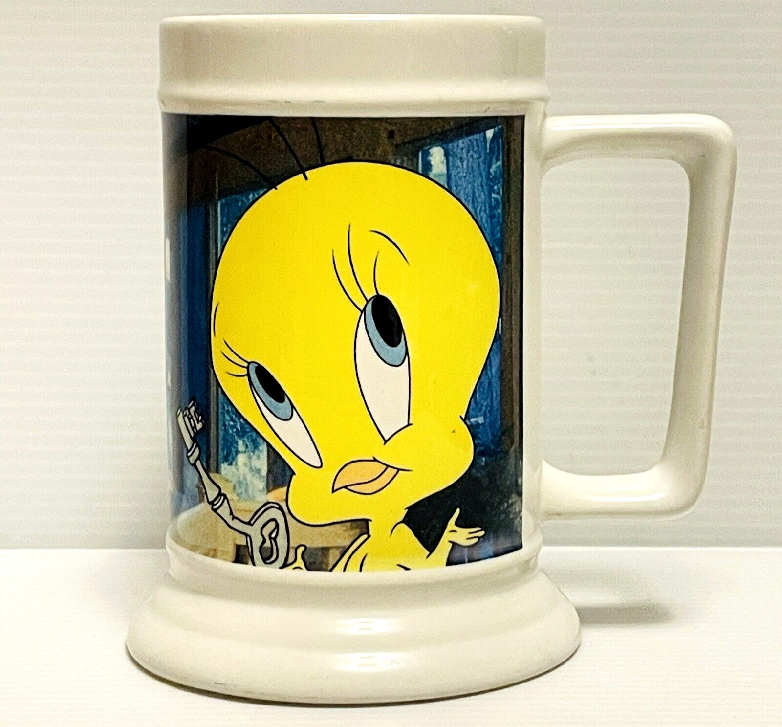 VTG 1997 Tweety Bird Ceramic Mug Looney Tunes Original Color Xpres with tag.