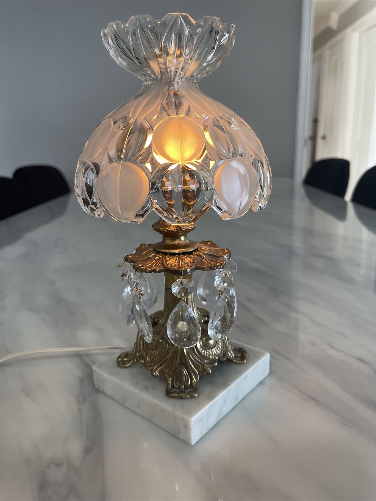 Vtg Frosted Glass table Lamp.. Marble base.. Glass prisms