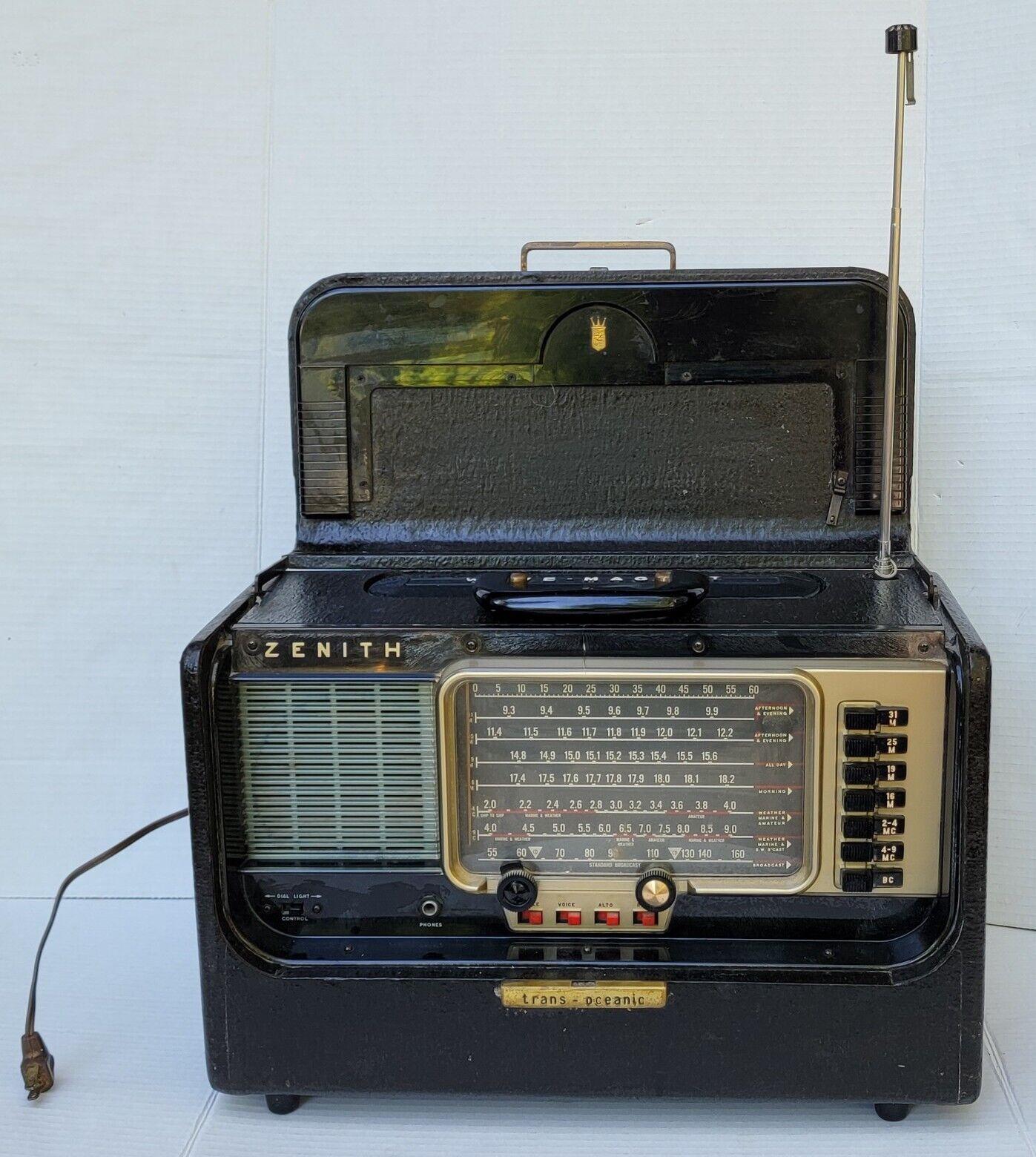 Zenith Trans Oceanic Wave Magnet Tube Radio A600 PLEASE READ