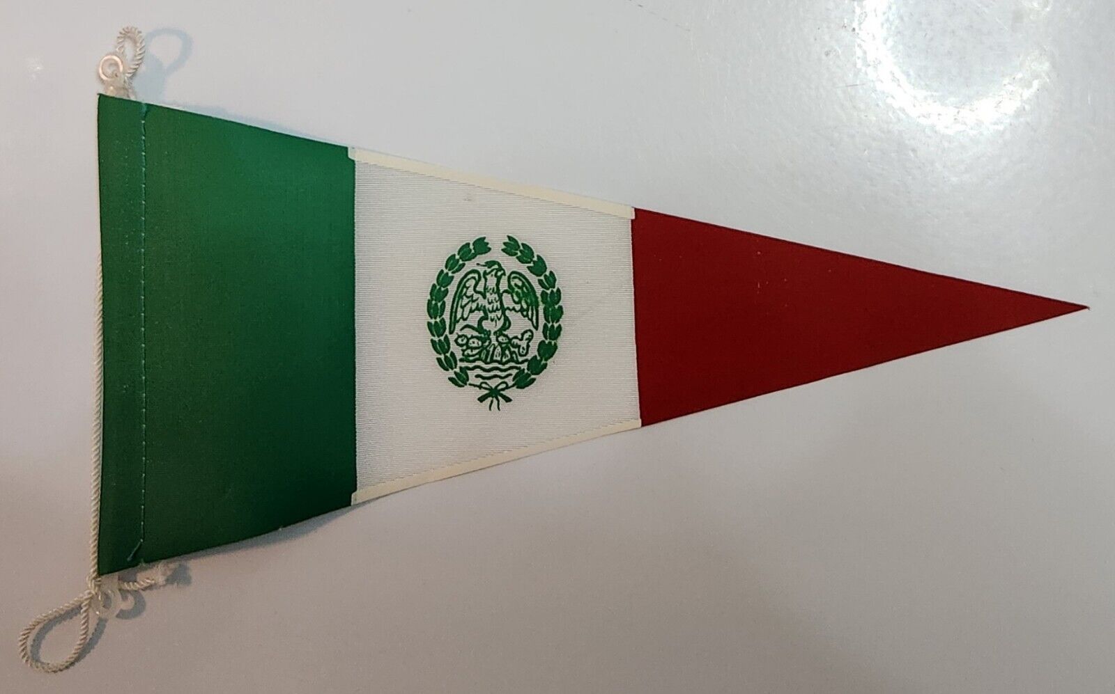 MEXICO 🇲🇽 VINTAGE FLAG PENNANT CIRCA 1960's (NEW OLD STOCK)