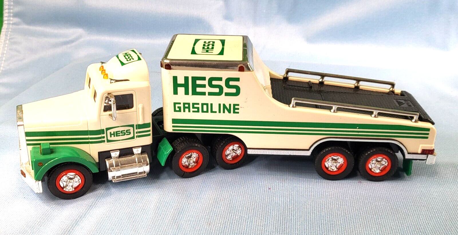 Vintage 1991 HESS Toy Truck worrking lights