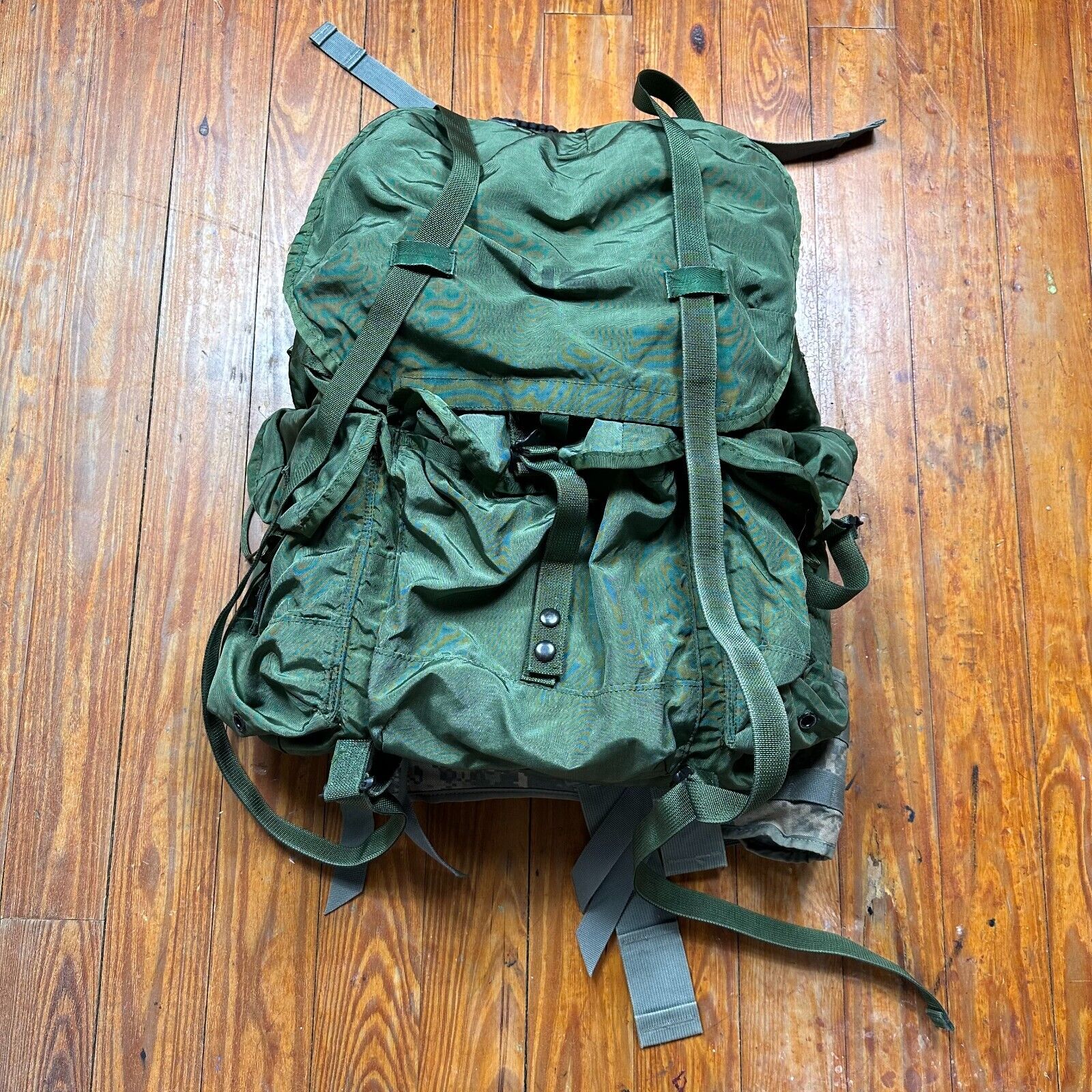 Vintage US Military Field Pack Combat Nylon Large With LC-1 Metal Frame