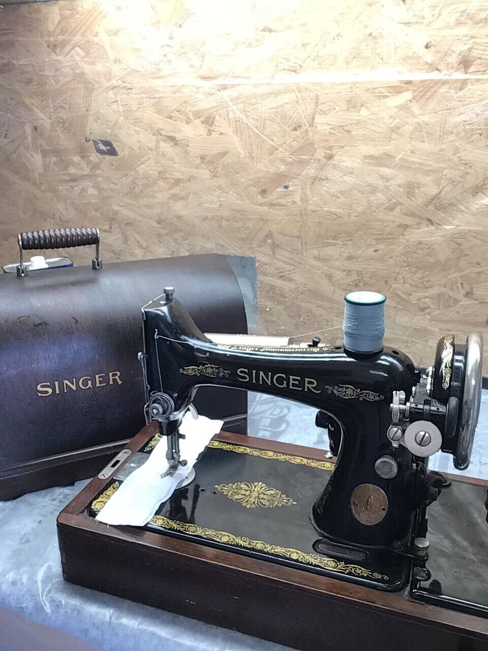 Singer 99 vintage original 1927 sewing machine watch it sew has Hand Crank Nice