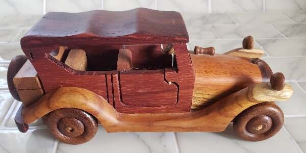 Artesania Jaluna 1921-31 Ford Model A Carved Solid Wood Wooden Car Doors Open Wh