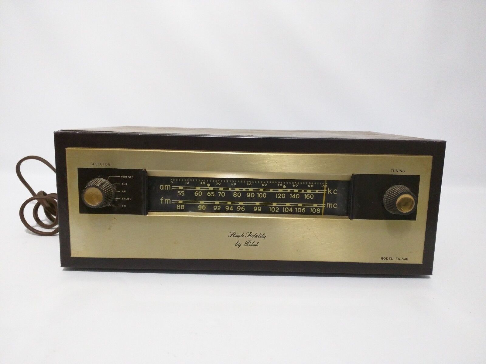 Pilot Radio Corporation FA-540 Vintage Metal AM FM Tube Radio L. Island NY Works