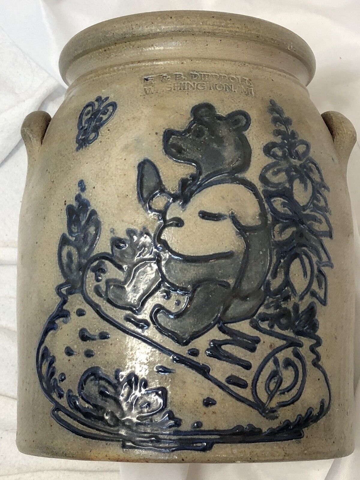 Vintage R & B Diebboll Washington MI Stoneware Pottery Crock Painted Bear 11”