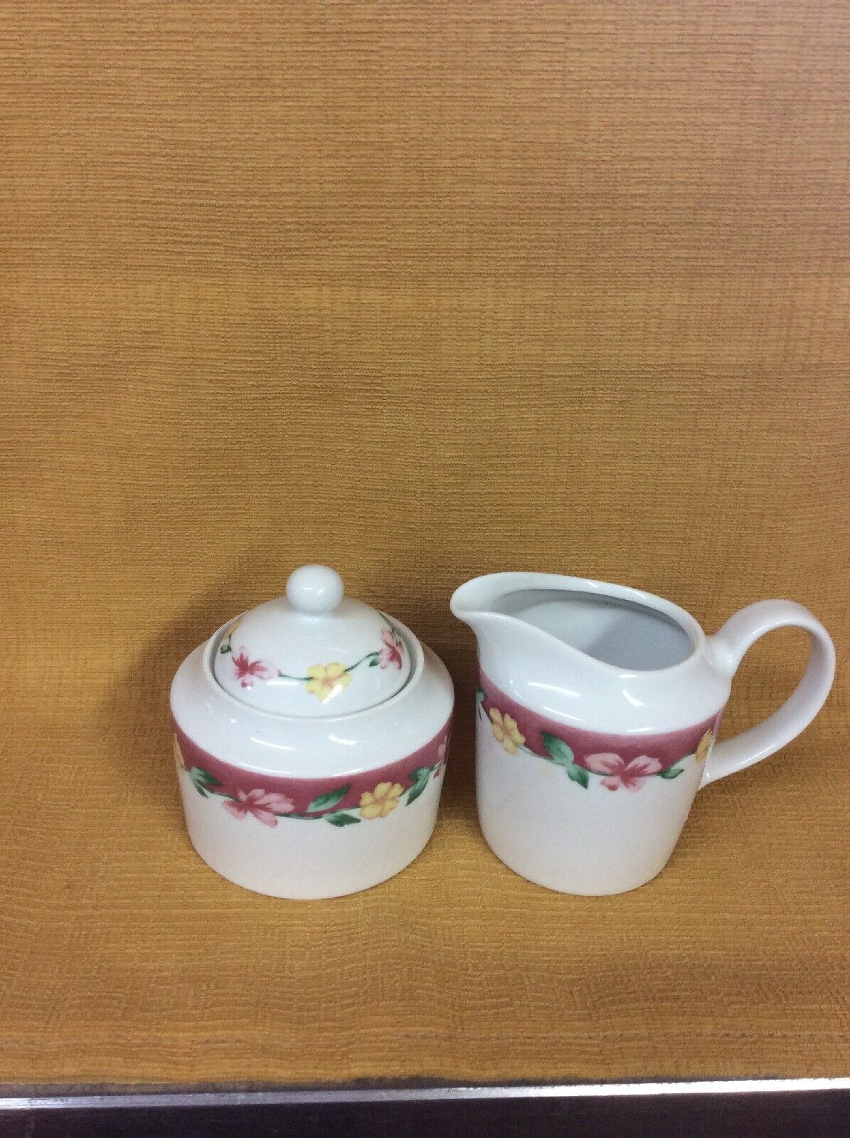 Atmosphere Designed in the USA by PFALTZGRAFF  Sugar Bowl And Cream Pitcher