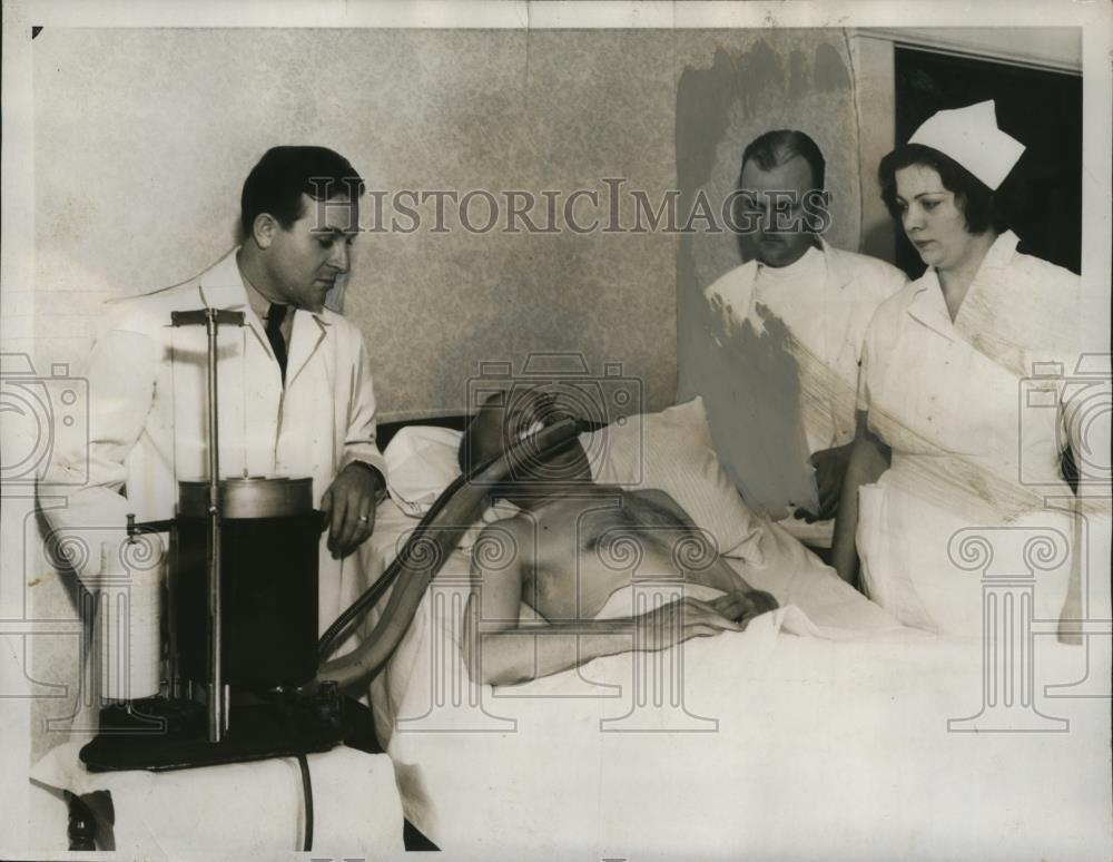 1935 Press Photo Dr. Frank Nolan, R.L. Williams & Vella Tucker Metabolism test