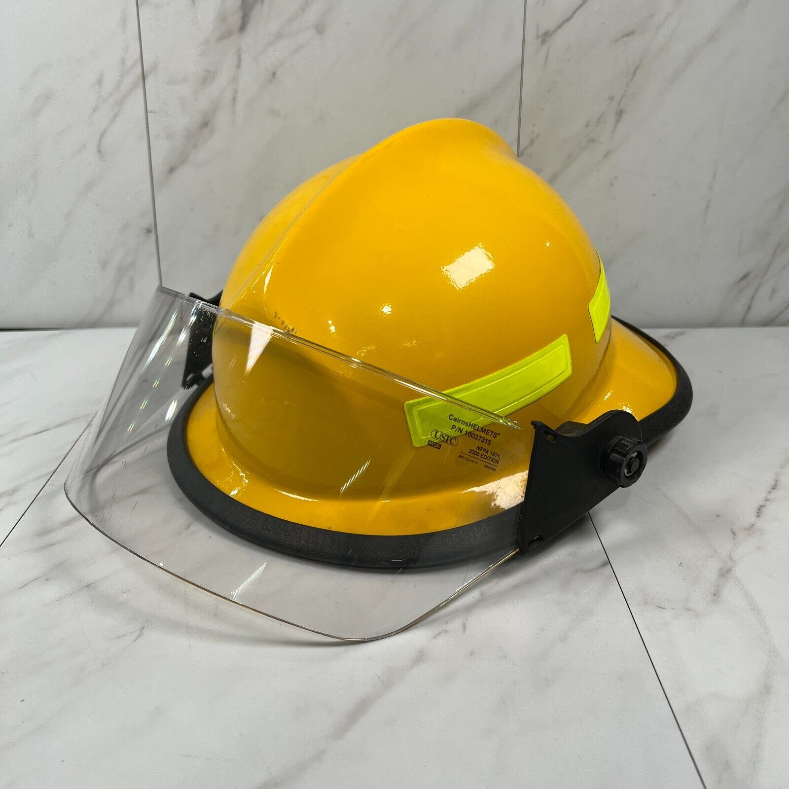 Cairns 660C Metro Yellow Fireman\'s Helmet w/ Visor & Liner [1996]